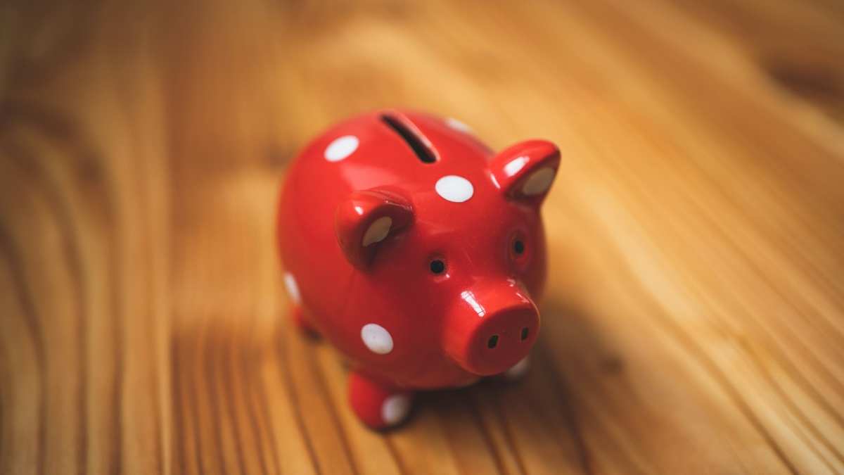 NAB, Macquarie further drop term deposit rates